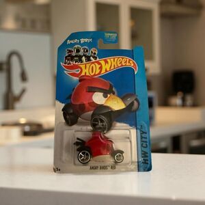 NIP Mattel Hot Wheels Angry Birds Red Bird Diecast Car